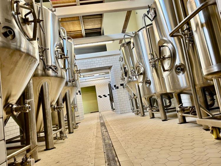 <b>Swinging Old Lady Brewery in Curacao_500L Brewery Equipment by Tiantai</b>